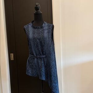 BCBGMaxAzria Blue Textured Blouse